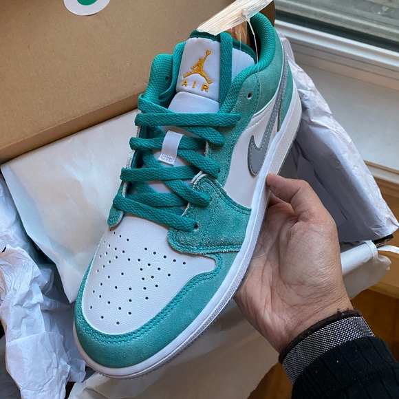 Jordan 1 Low - Emerald Turquoise / 7.5 women - Picture 5 of 7